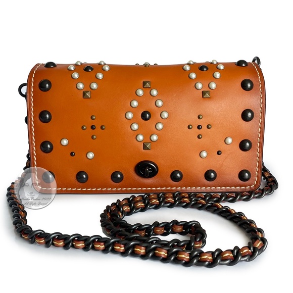 Coach Bag 1941 Dinky 24 British Tan Leather Western Rivets Crossbody Bag 20215 - Picture 1 of 12
